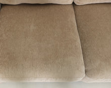 Lataa kuva Galleria-katseluun, Pohjanmaan Tokyo 3-istuttava kangassohva beige
