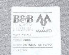 Lataa kuva Galleria-katseluun, B&amp;B Italia Arne 4-istuttava kulmasohva mustavalkoinen
