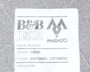 B&B Italia Arne 4-istuttava kulmasohva mustavalkoinen