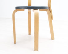 Lataa kuva Galleria-katseluun, Artek ruokatuoli 68 sininen istuinosa
