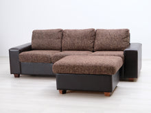 Lataa kuva Galleria-katseluun, 3-istuttava nahkakangassohva rahilla
