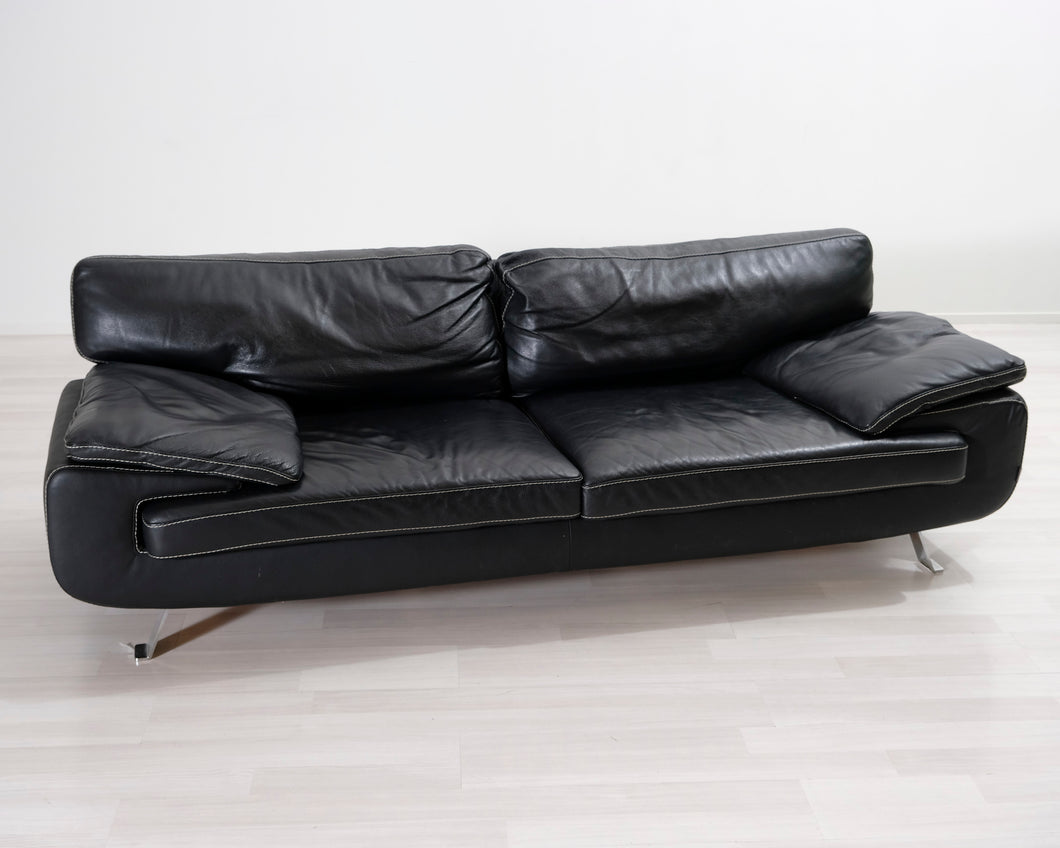 3-istuttava nahkasohva musta