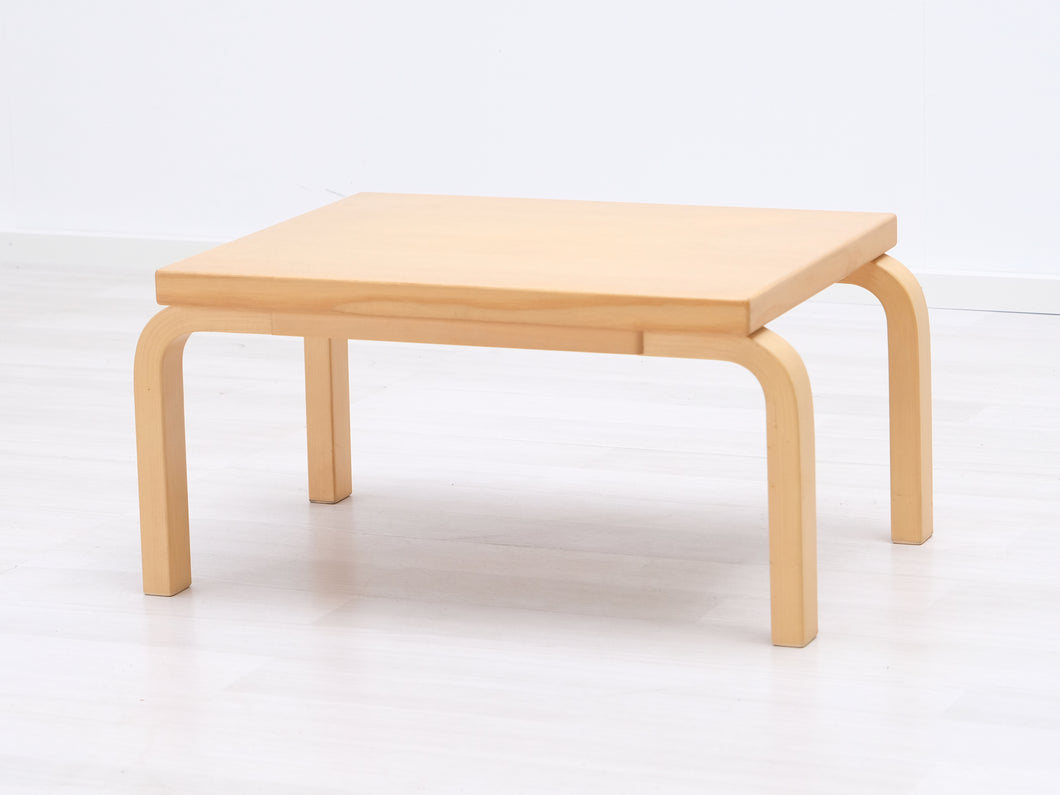 Artek pikkupöytä