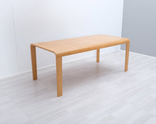 Lataa kuva Galleria-katseluun, Artek Studio Bamboo ruokapöytä by Henrik Tjaerby
