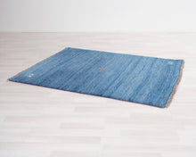 Lataa kuva Galleria-katseluun, Gabbeh villamatto 145 x 200 cm sininen
