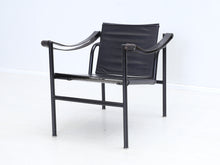 Lataa kuva Galleria-katseluun, Cassina Le Corbusier LC1 Sling tuoli
