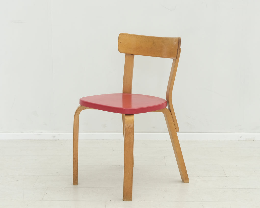 Artek 66 ruokatuoli punainen