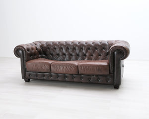 3-istuttava Chesterfield nahkasohva tummanruskea
