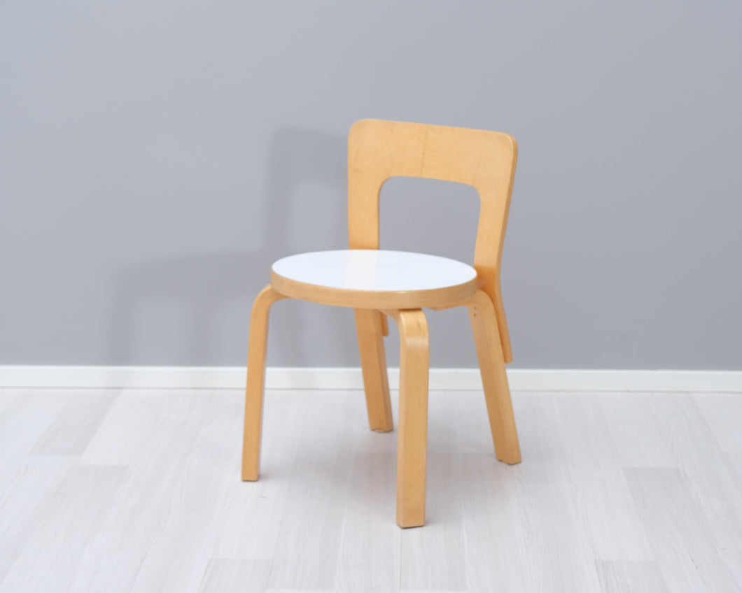 Artek N65 lastentuoli koivu / valkoinen
