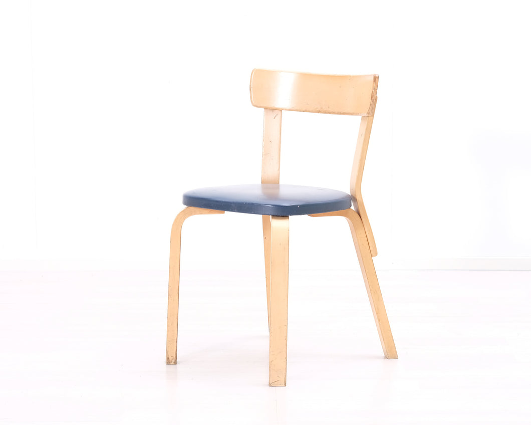 Artek 69 ruokatuoli sininen keinonahka