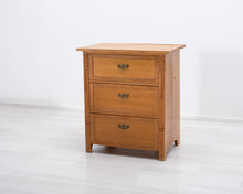 Lataa kuva Galleria-katseluun, Antiikkinen lipasto
