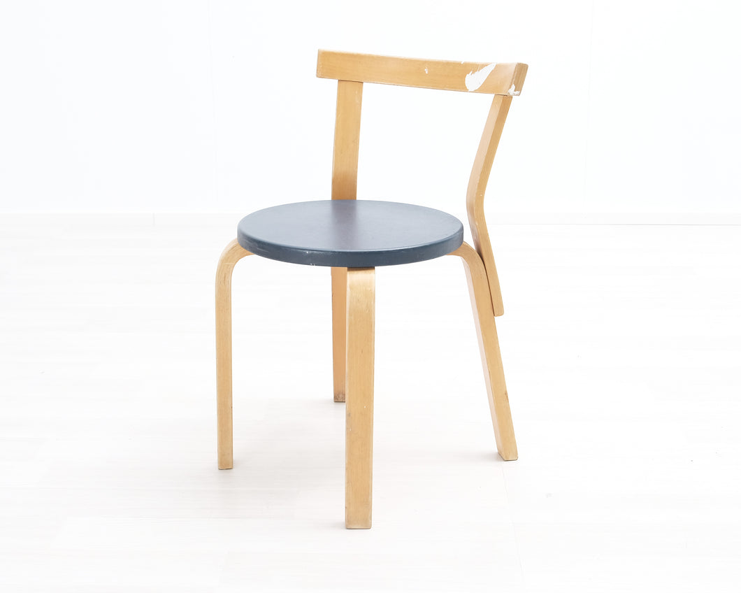 Artek ruokatuoli 68 sininen istuinosa